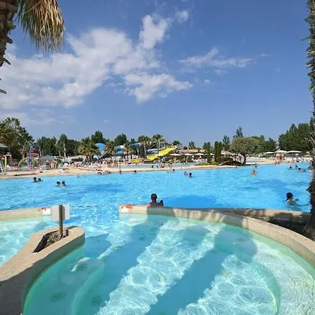 Campsite La Carabasse Les Mazets 101 Vias